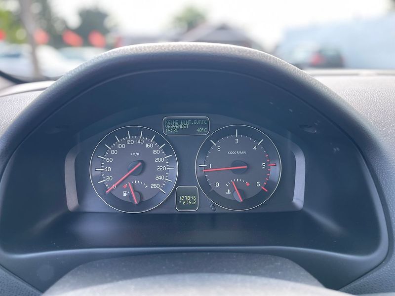 Volvo V50 1.6D 80kW*KŮŽE*VÝHŘEV*HANDSFRE - fotka 29 z 30