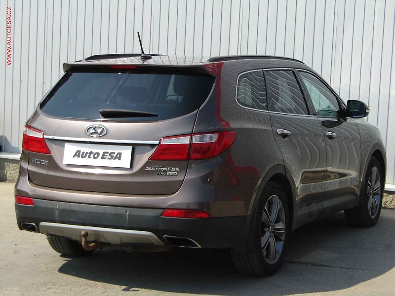 Hyundai Santa Fe (2015) 2.2 CRDi 4x4, 7míst, ČR, AT - fotka 4 z 25