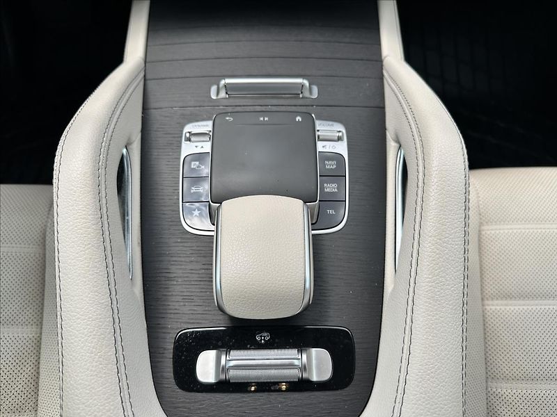 Mercedes-Benz GLE 350d 4MATIC - fotka 12 z 15