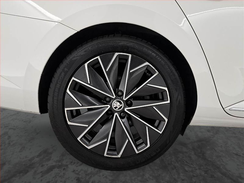 Škoda Superb (2020) Laurin&Klement 2.0 TDI - fotka 15 z 24