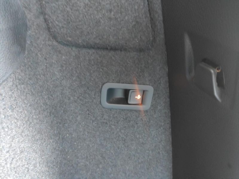 Škoda Karoq (2018) Ambition 1.0 TSI 96kW MAN6 TZ - fotka 28 z 30