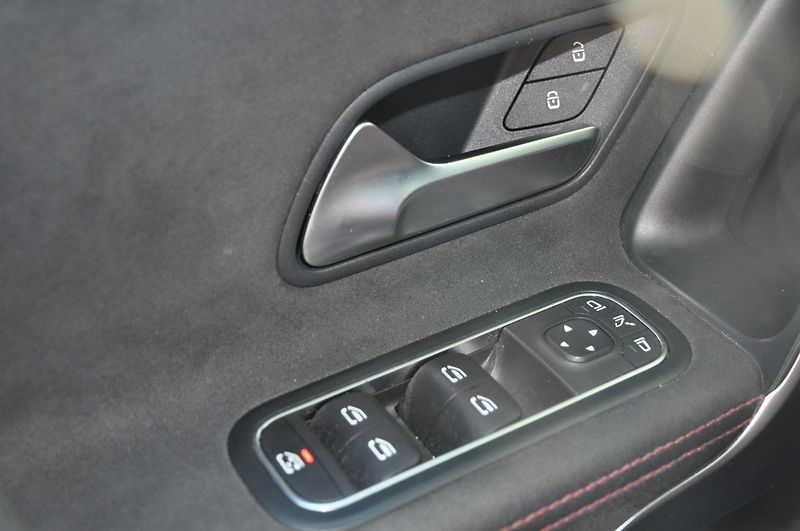 Mercedes-Benz Třídy A A35 AMG 225kW 4MATIC  - fotka 18 z 25