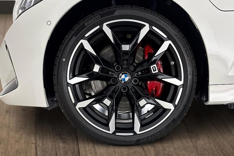 BMW Řada 3 330e xDrive - fotka 24 z 24