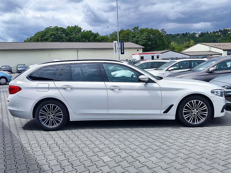 BMW Řada 5 520d/140kW Sportline - fotka 4 z 34