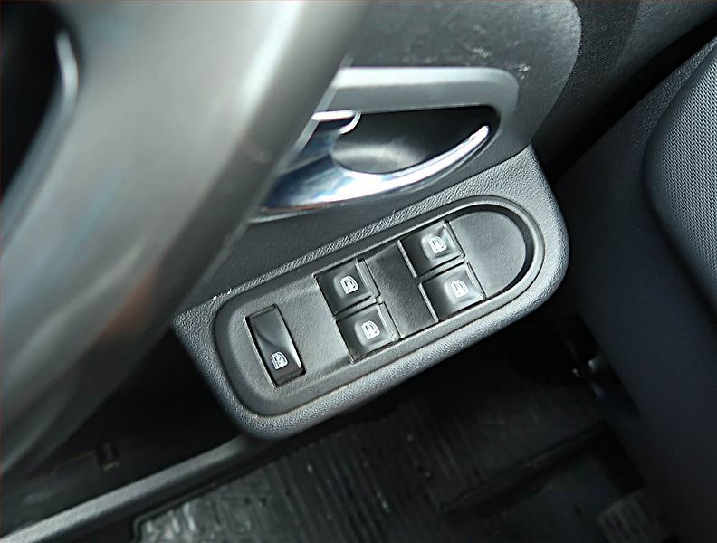 Dacia Duster (2014) 1.2 TCe, Navi, Tempomat - fotka 15 z 15
