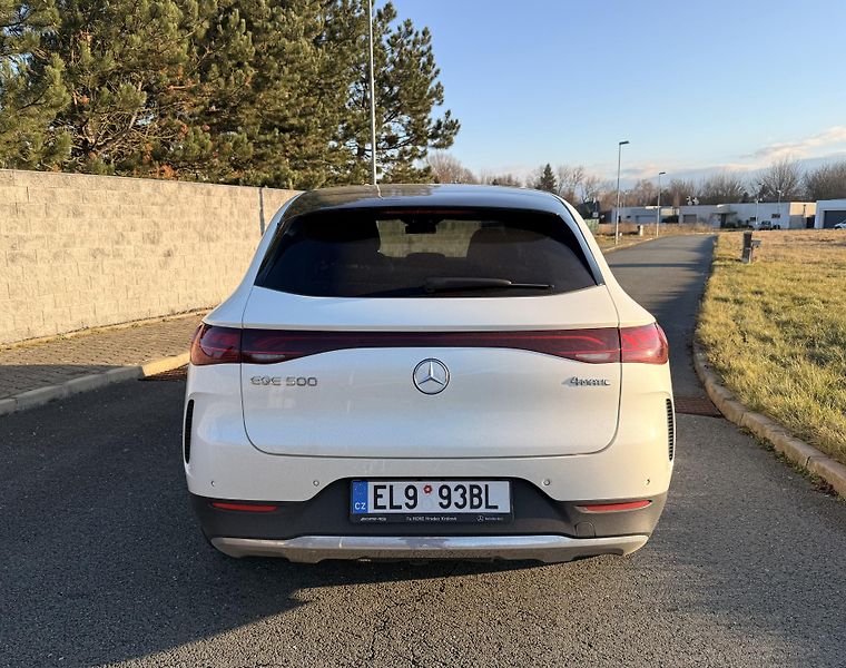 Mercedes-Benz EQE (2023) 500 4MATIC - fotka 5 z 15