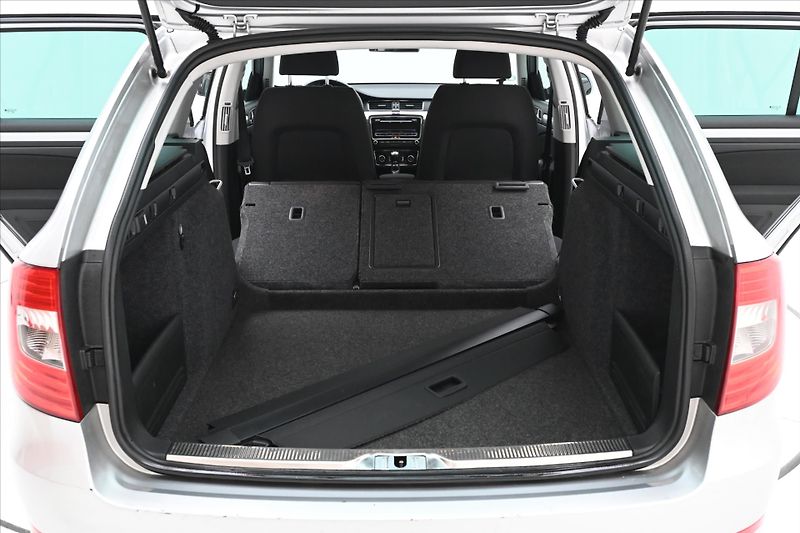 Škoda Superb 2,0 TDI 103 kW Ambition Servis - fotka 11 z 28