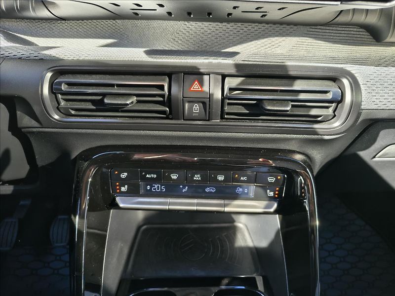 Citroën C3 1,2   MAX 100K paket ZIMA - fotka 9 z 17