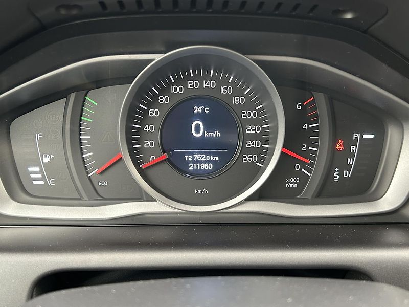 Volvo XC60 2.0 . . - fotka 16 z 25