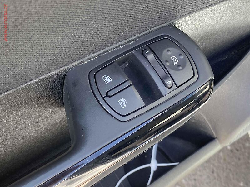 Opel Corsa (2014) 1.4i 16v, ČR, AC, el. výbava - fotka 11 z 17