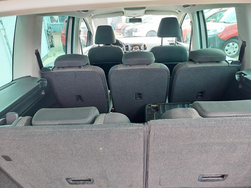 Volkswagen Sharan (2012) 2.0TDi 103kW 7míst - fotka 30 z 37
