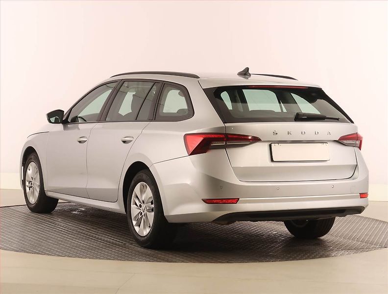 Škoda Octavia (2023) Ambition 2.0 TDI, ČR,1.maj - fotka 4 z 24