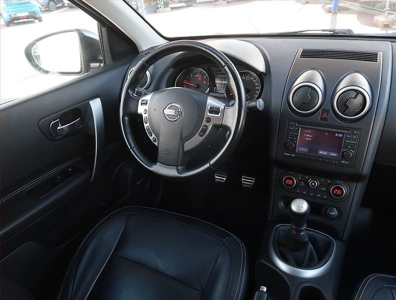Hyundai Elantra (2012) 1.6, Tempomat, Park. senzory - fotka 7 z 16