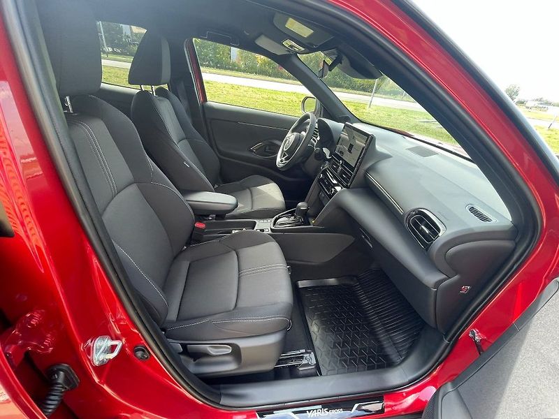Toyota Yaris Cross 1.5 Hybrid 130k FWD Style - fotka 26 z 27