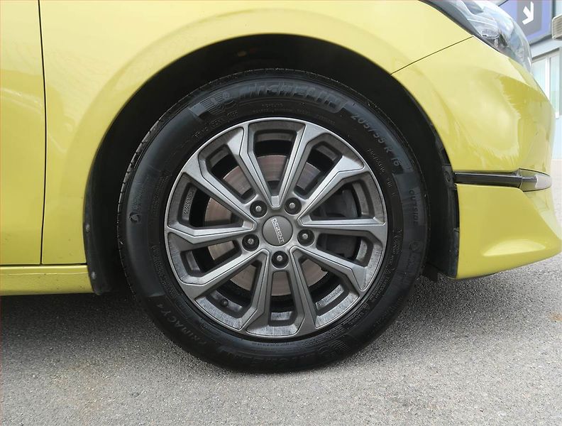 Kia Ceed (2022) Silver 1.5 T-GDI, Serv.kniha - fotka 14 z 17
