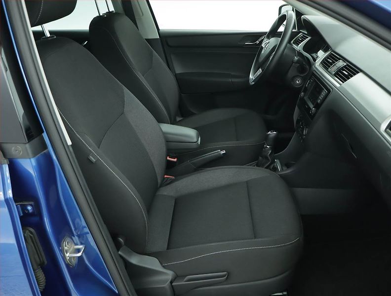 Škoda Rapid (2015) Spaceback 1.2 TSI - fotka 9 z 14