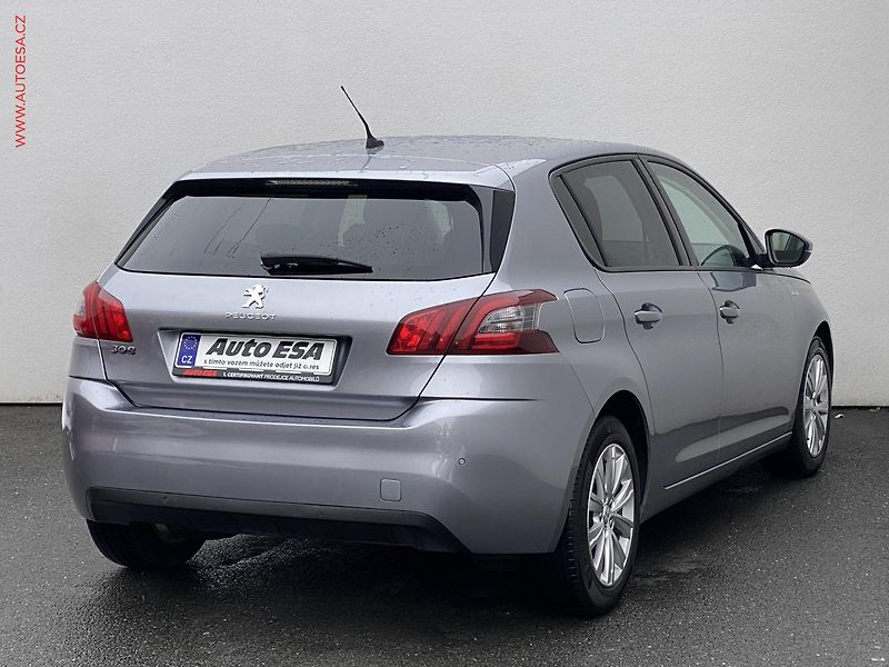 Peugeot 308 (2018) 1.2PT, Style, AT, navi - fotka 4 z 18