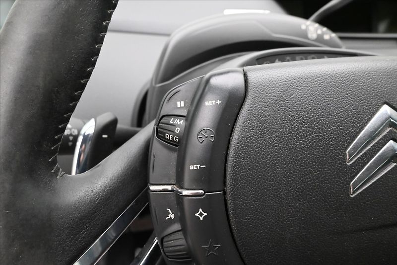 Citroën C4 Picasso 1,6 HDi 80 kW KLIMA Tažné - fotka 19 z 27