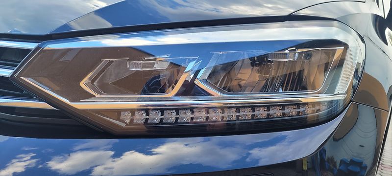 Volkswagen Touran (2016) 1,4TSi 110kW benzín DSG FuLLeD - fotka 35 z 44