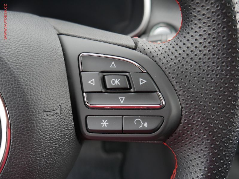 MG ZS (2022) 1.0 TGi, 1.maj,ČR, Exclusive - fotka 21 z 28