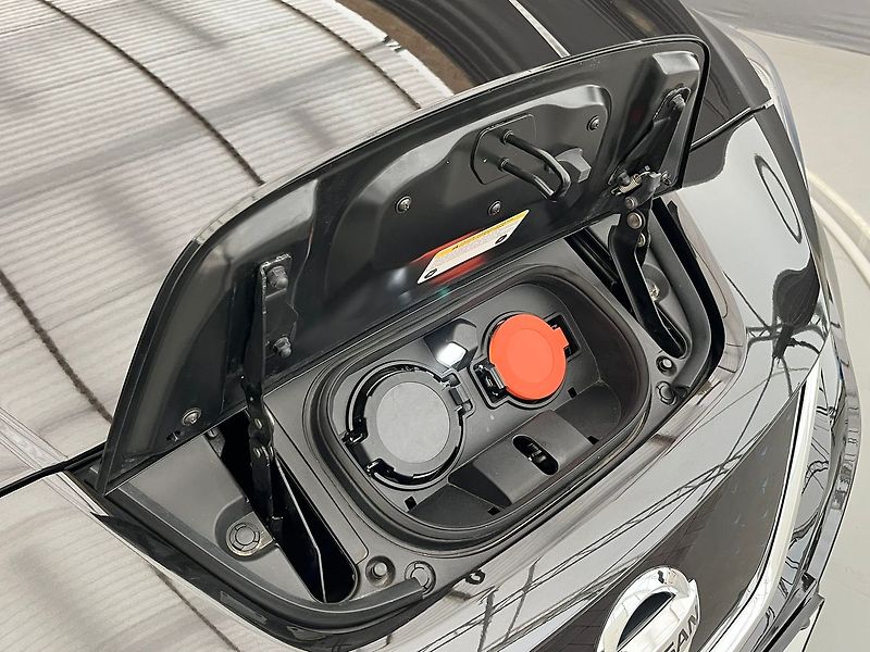 Nissan Leaf N-Connecta, 110 kW, 40kWh - fotka 43 z 72