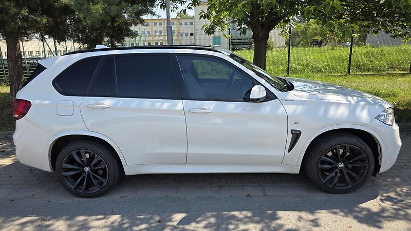 BMW X5 (2017) Prodám BMW X5 xDrive 30d - fotka 11 z 30