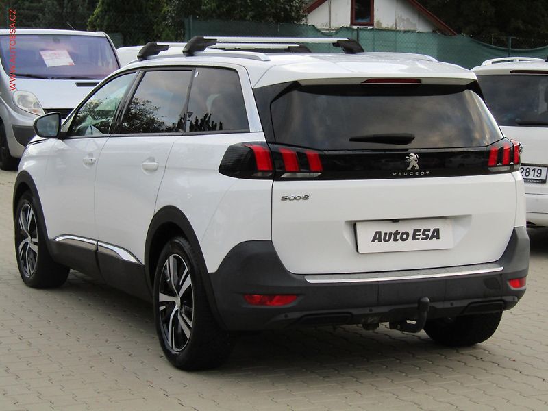 Peugeot 5008 (2017) 1.2 PT 7míst, ČR, Allure, AT - fotka 4 z 20