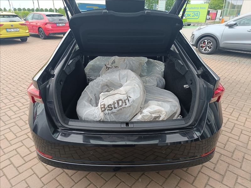Škoda Octavia 1,5 TSi Ambition - fotka 8 z 21
