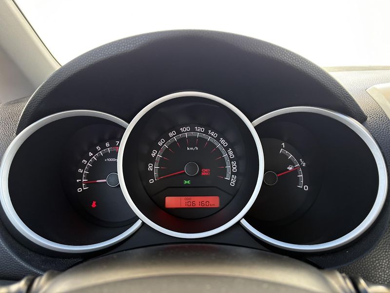 Kia Venga 1.4 CVVT 66kW - fotka 15 z 18