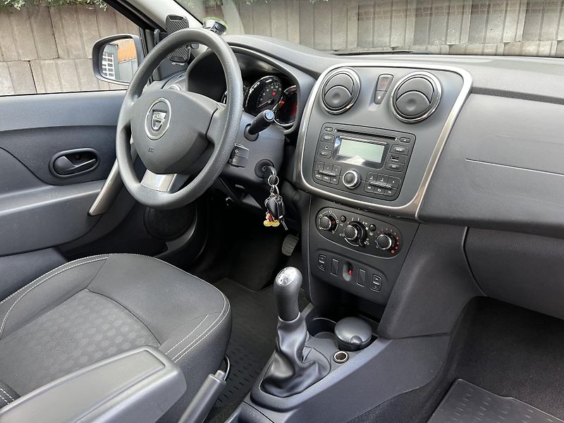 Dacia Logan 1.2 16v 55 kW 1. MAJITEL 2014 - fotka 7 z 14