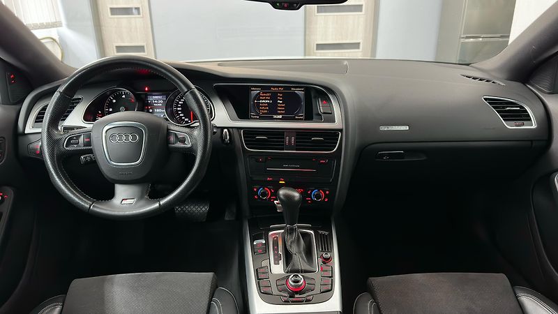 Audi A5 QUATTRO / 2 SADY GUM  - fotka 23 z 47