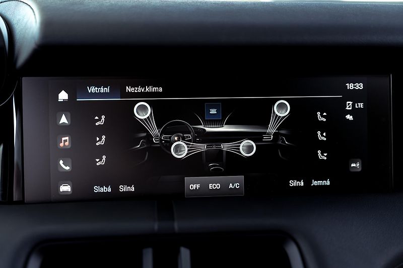 Porsche Taycan (2023) 4S - 7000 KM - VZDUCH, BOSE - fotka 29 z 39