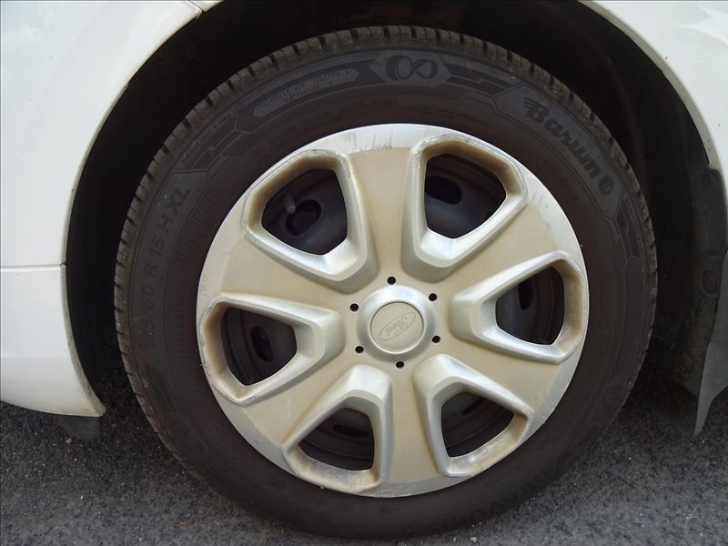 Ford Tourneo Courier 1.5 TDCI - fotka 39 z 44