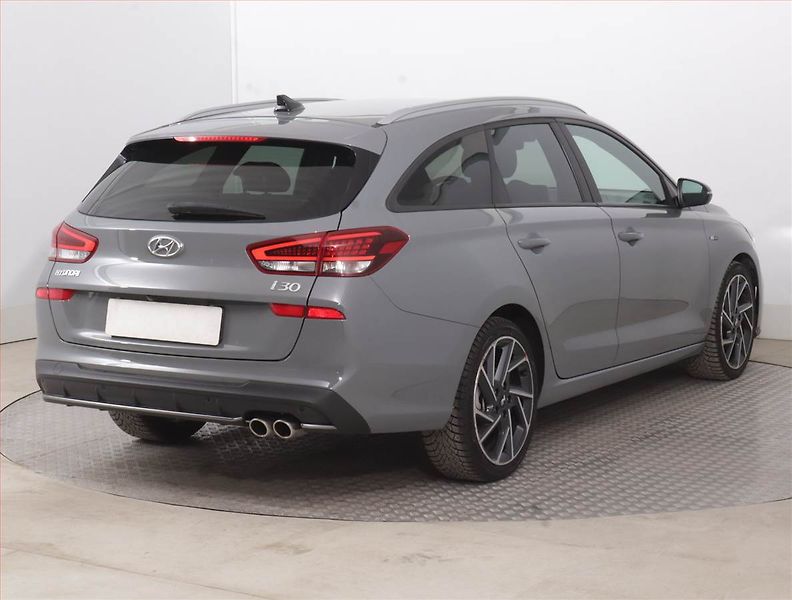 Hyundai i30 (2023) N-Line 1.5 T-GDI MHEV - fotka 5 z 17