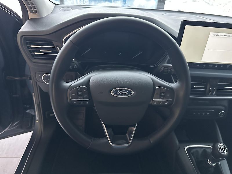 Ford Focus Active 1.0 EcoBoost 125k kombi - fotka 12 z 26