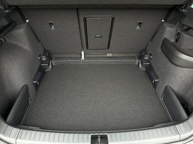 Škoda Karoq 1.5TSi DSG 150PS LED V.Cockpit - fotka 36 z 38