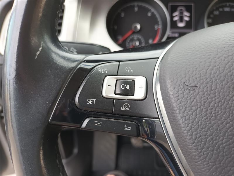 Volkswagen Golf 1,6 TDI,81KW,4X4,NAVI,SERVISKA - fotka 28 z 49