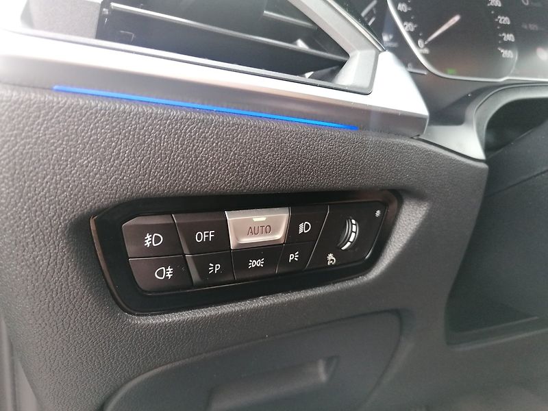 BMW Řada 3 (2020) 2.0 318D A/T Kůže - fotka 28 z 44