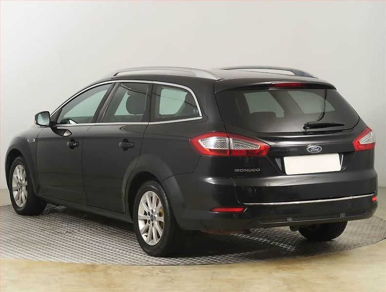 Ford Mondeo (2011) 2.0 TDCi, Navi, Tempomat - fotka 4 z 17