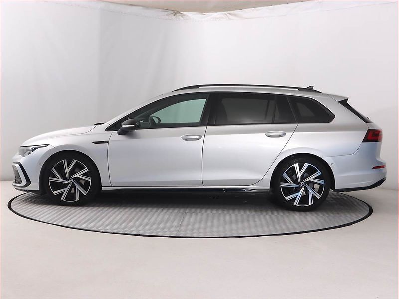 Volkswagen Golf (2021) R-Line 2.0 TDI, Automat, Kůže - fotka 3 z 25
