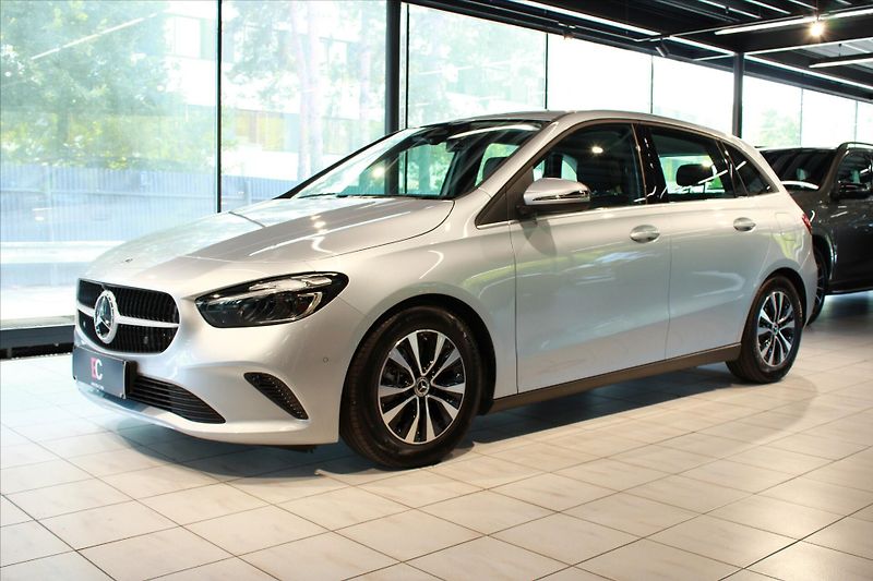 Mercedes-Benz Třídy B 180 MBUX / 1000km / DPH / LED - fotka 3 z 32