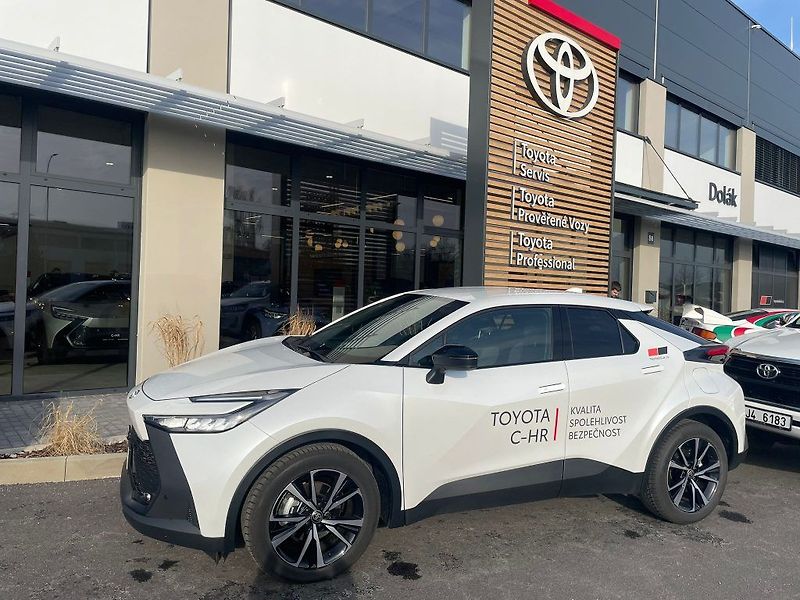 Toyota C-HR 1.8 Hybrid 140HP Style - fotka 1 z 26