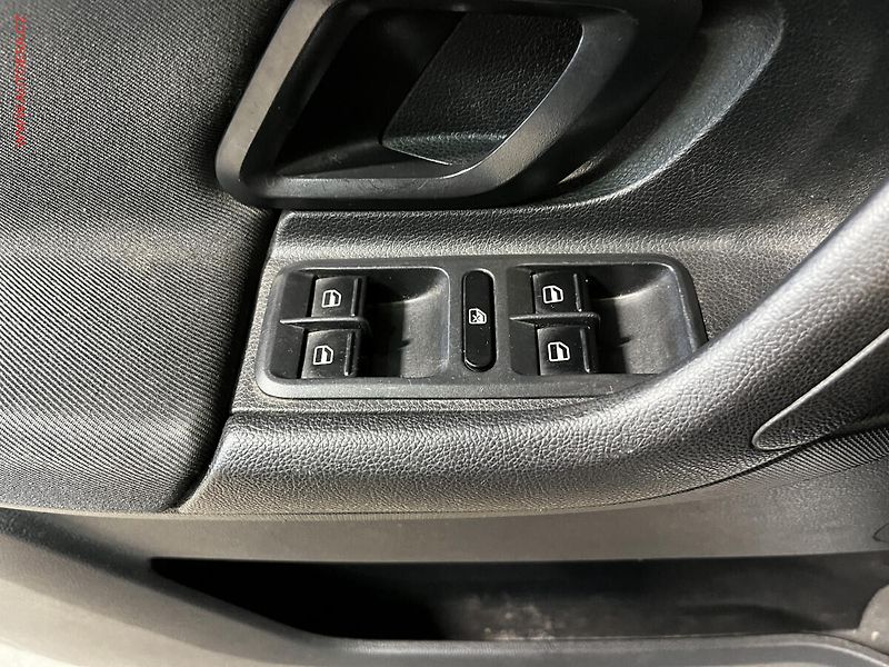 Škoda Fabia (2012) 1.2 TSI, ČR, Klima - fotka 12 z 14