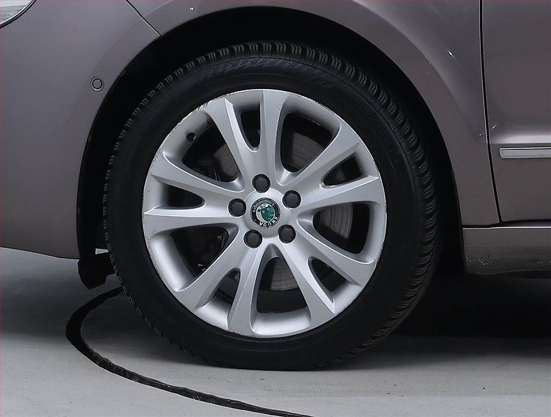 Škoda Superb (2012) 1.8 TSI, 4X4, Serv.kniha - fotka 15 z 22