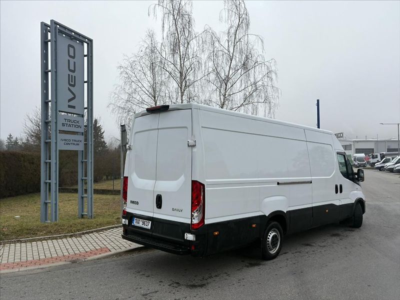 Iveco Daily 3,0 35S18HA8V 16cm3 - fotka 4 z 38