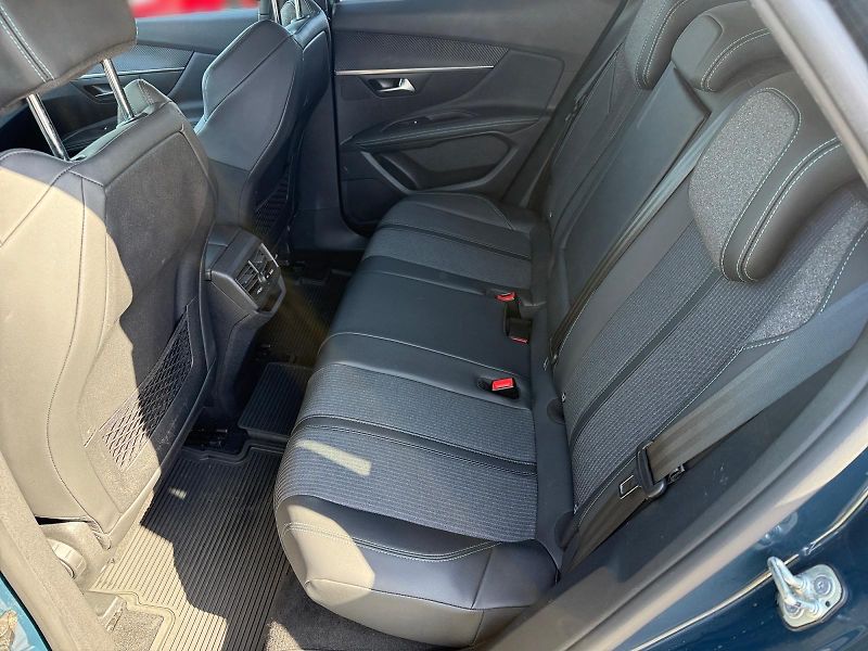 Peugeot 3008 (2022) ALLURE 1.5BHDI 96kW CZ DPH  - fotka 8 z 11