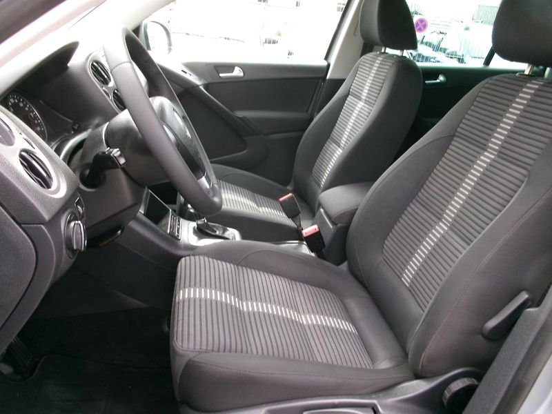 Volkswagen Tiguan (2010) 2,0TDI DSG AC 4x4 TEMP TAŽNÉ - fotka 27 z 31