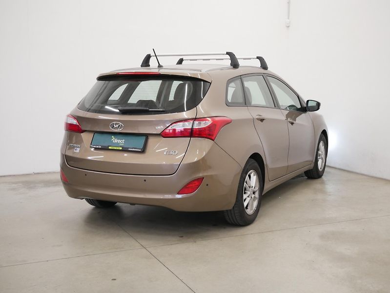 Hyundai i30 - fotka 2 z 6
