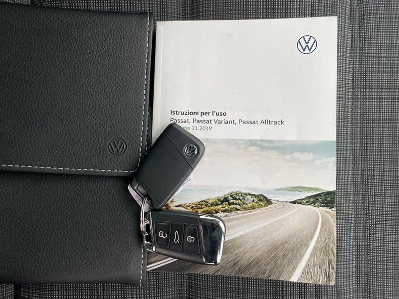 Volkswagen Passat (2020) Com. 2.0TDi 110kW! DSG! Navi! - fotka 19 z 37