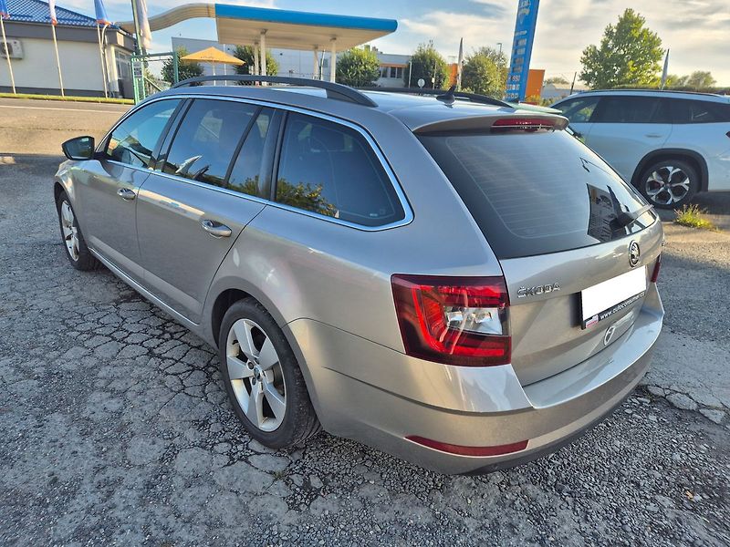 Škoda Octavia Combi 2,0 TDI DSG Style Plus, - fotka 7 z 20